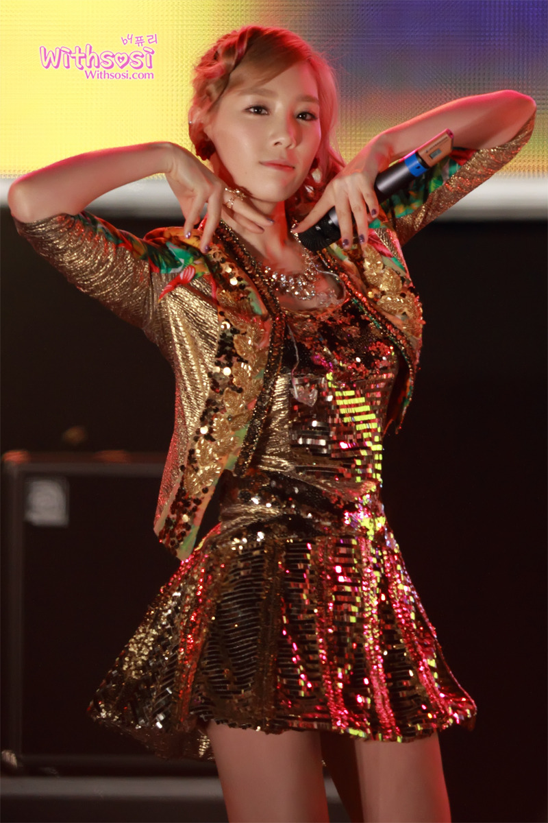 [PICS][28/5/2012] TaeTiSeo biểu diễn tại "Korea Uni Festival"  1310674C4FC3503B2E2D82