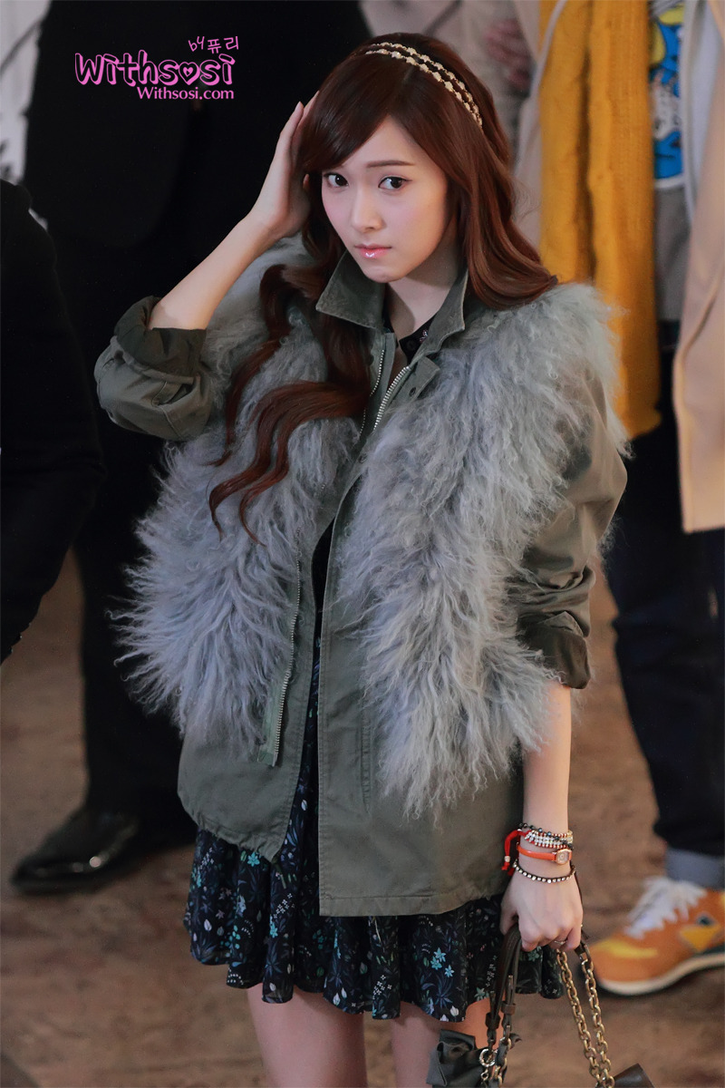 [OTHER][20-01-2012]Jessica tại trường quay của bộ phim "Wild Romance" - Page 16 1467DA3A4F33B59C48E399