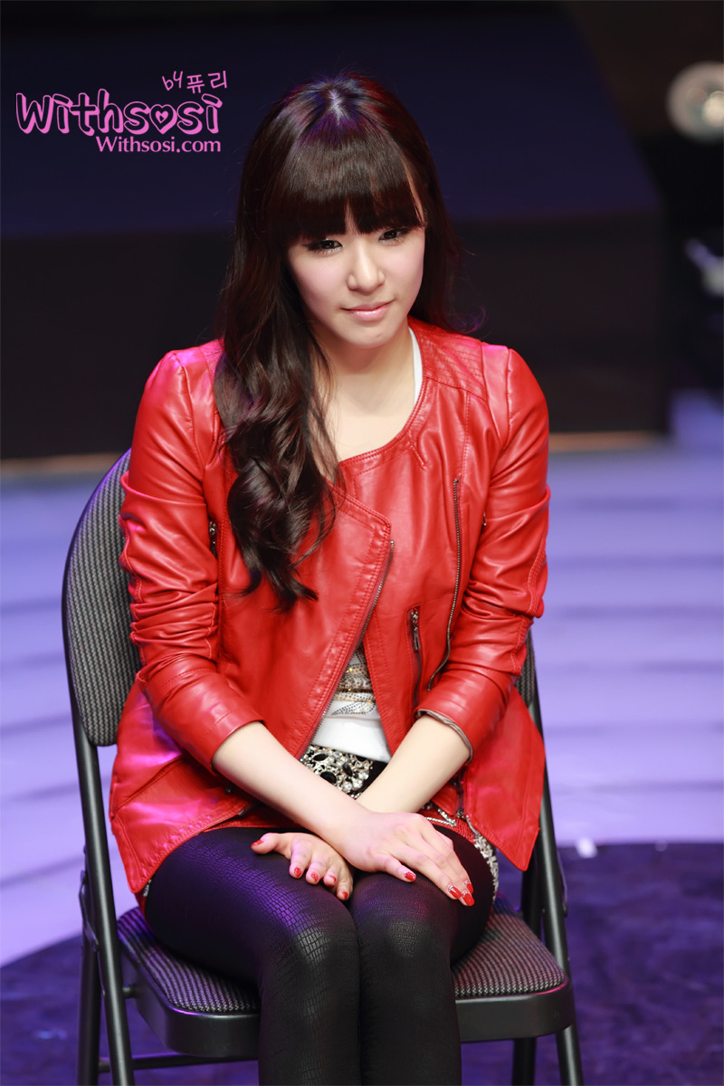 [PIC][23-01-2012]HÌNH ẢNH CỦA TIFFANY TRONG VỞ "FAME"  - Page 2 161882434EBA810039509F