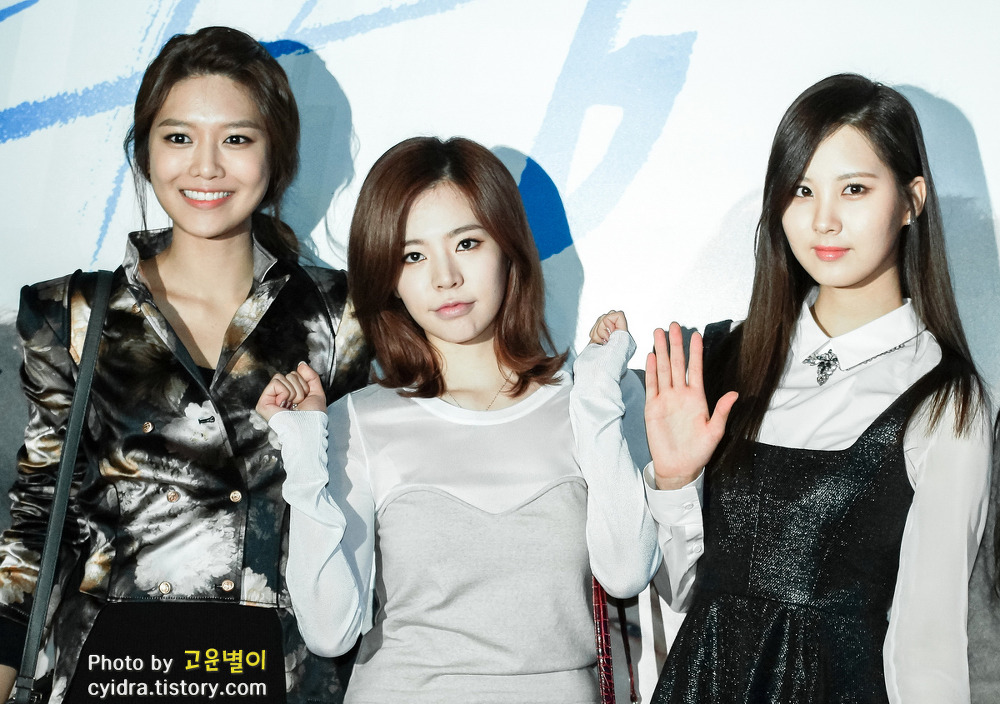 [PIC][25-10-2013]Yuri và dàn diễn viên "No Breathing" xuất hiện tại buổi công chiếu VIP vào tối nay + Tất cả các thành viên SNSD đến ủng hộ cho cô - Page 4 215C4634527519720EF8DB