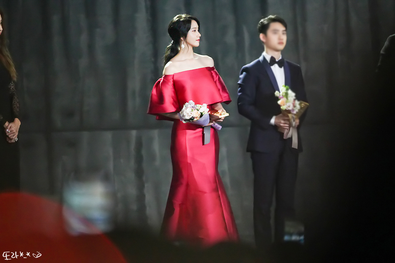 [PIC][03-05-2017]YoonA tham dự "53rd Baeksang Arts Awards" vào chiều nay + Giành "Most Popular Actress or Star Century Popularity Award (in Film)" - Page 2 21720939590C664D170CBE