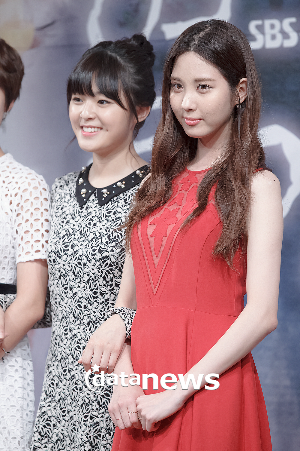 [OTHER][27-08-2013]Hình ảnh mới nhất từ bộ phim "Passionate Love" của SeoHyun - Page 2 231A374A52405F7D2EA334