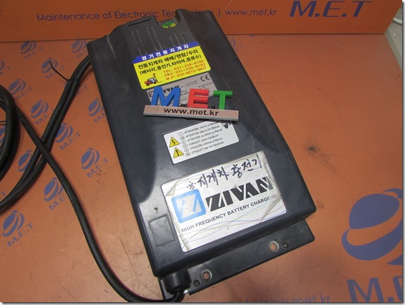 ZIVAN BATTERY CHARGER NG3, BATTERY CHARGER, INPUT:230V~ 22A 50-60HZ 