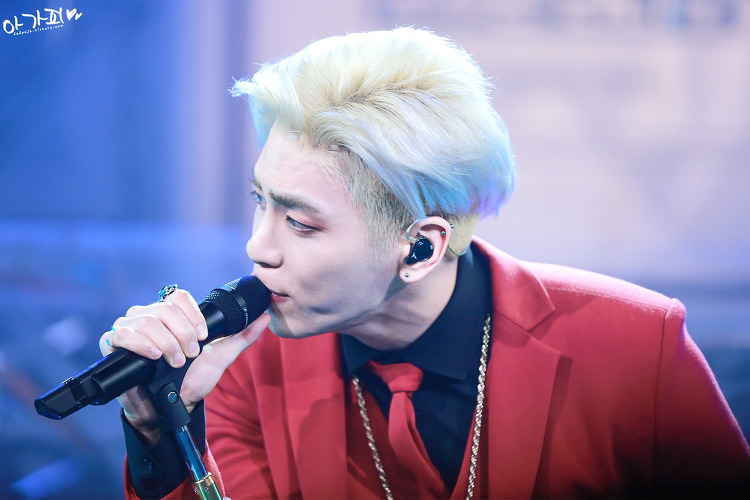 150811 Jonghyun @ 'Tablo's Dreaming Radio Concert.' 2567B73555CA17B21BD903