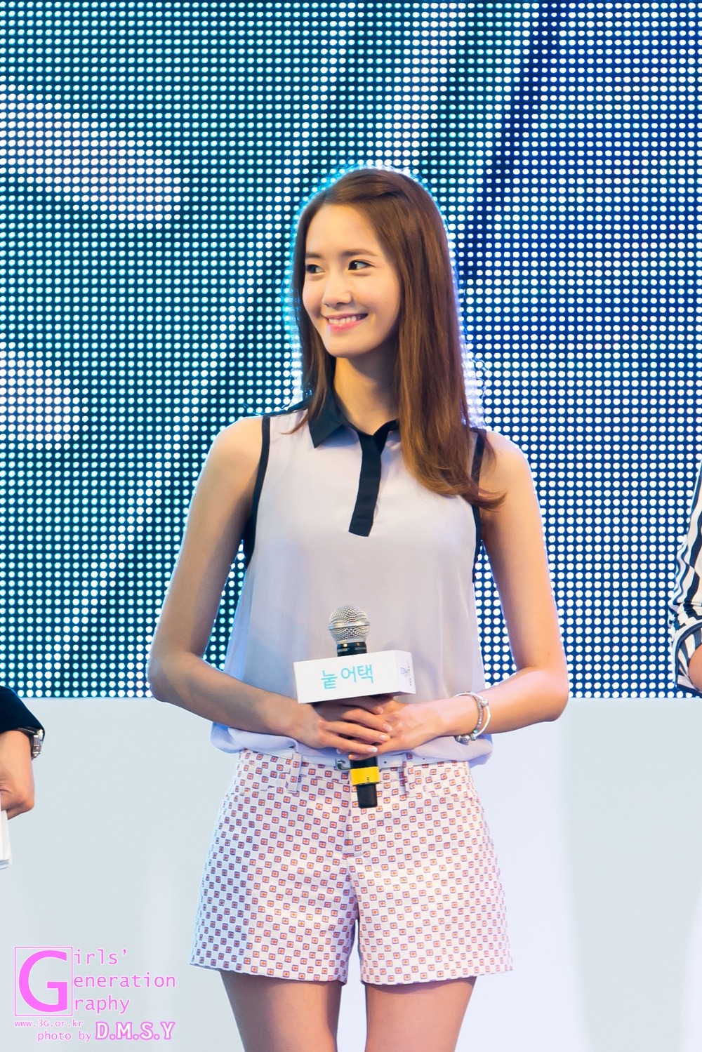 [PIC][29-07-2013]YoonA xuất hiện tại sự kiện SKT ở "Changwon Mechanical High School" cùng SHINee MinHo vào chiều nay  - Page 2 265BB644521D72421637C2