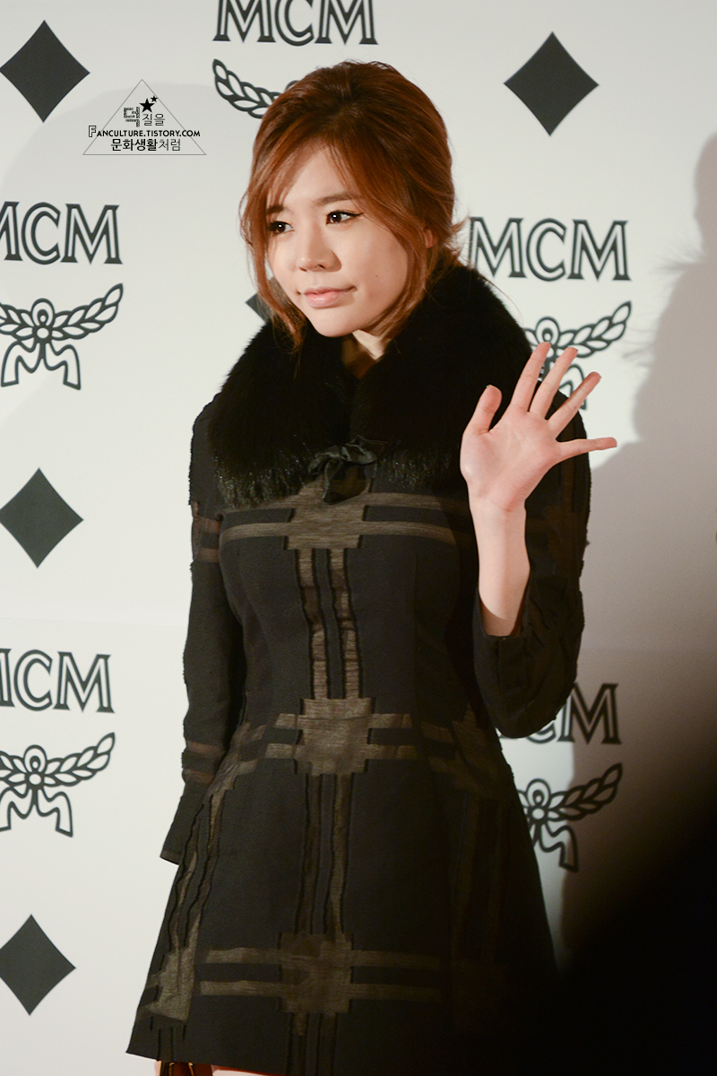 [PIC][26-11-2013]SeoHyun và Sunny xuất hiện tại "MCM 2014 S/S Collection Event" vào tối nay 265BE63952BFD00605787F