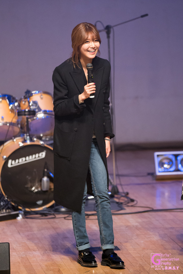 [PIC][20-12-014]SooYoung xuất hiện tại sự kiện "Korean Retinitis Pigmentosa Charity" vào chiều nay 277F954E5495C25111797A