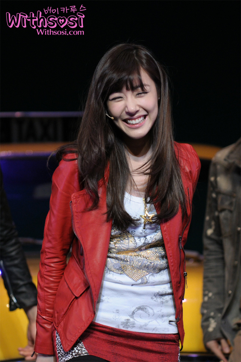 [FANTAKEN/PREVIEW][UPDATE][22-01-2012] Tiffany @ FAME Musical 196F0E3F4F1C1BE3431B13