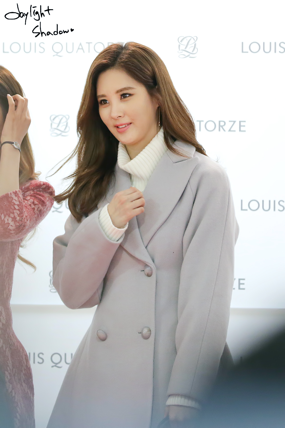 [PIC][27-11-2015]TaeTiSeo tham dự buổi Fansign cho thương hiệu "Louis Quartoze" tại Lotte Department Store Busan vào chiều nay - Page 6 2155004956B476CA11A038