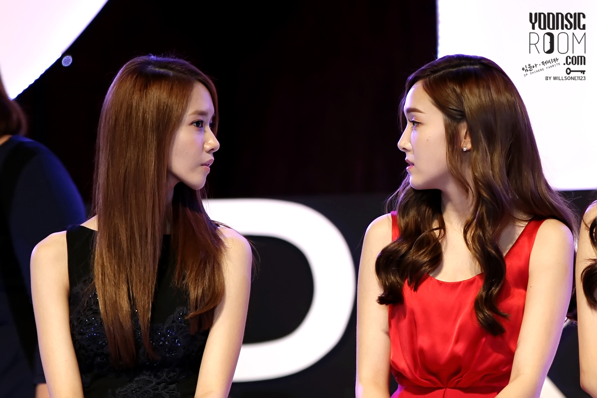 [PIC][20-10-2013]Jessica - YoonA và SeoHyun xuất hiện tại Thái Lan để tham dự "GiRL DE PROVENCE Thanks Party" vào tối nay - Page 15 2166CD44526BB0EA0395BC