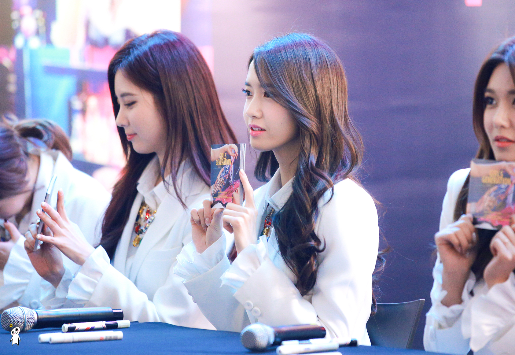 [PIC][14-03-2014]SNSD xuất hiện tại buổi fansign cho "Mr.Mr." vào tối nay  - Page 3 221FC4355323E8062407E7