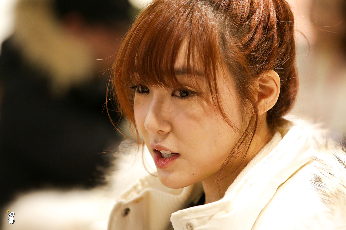 [PIC][28-11-2013]Tiffany ghé thăm cửa hàng "QUA" ở Hyundai Department Store vào trưa nay - Page 2 224DF63D52980C890F0A4B