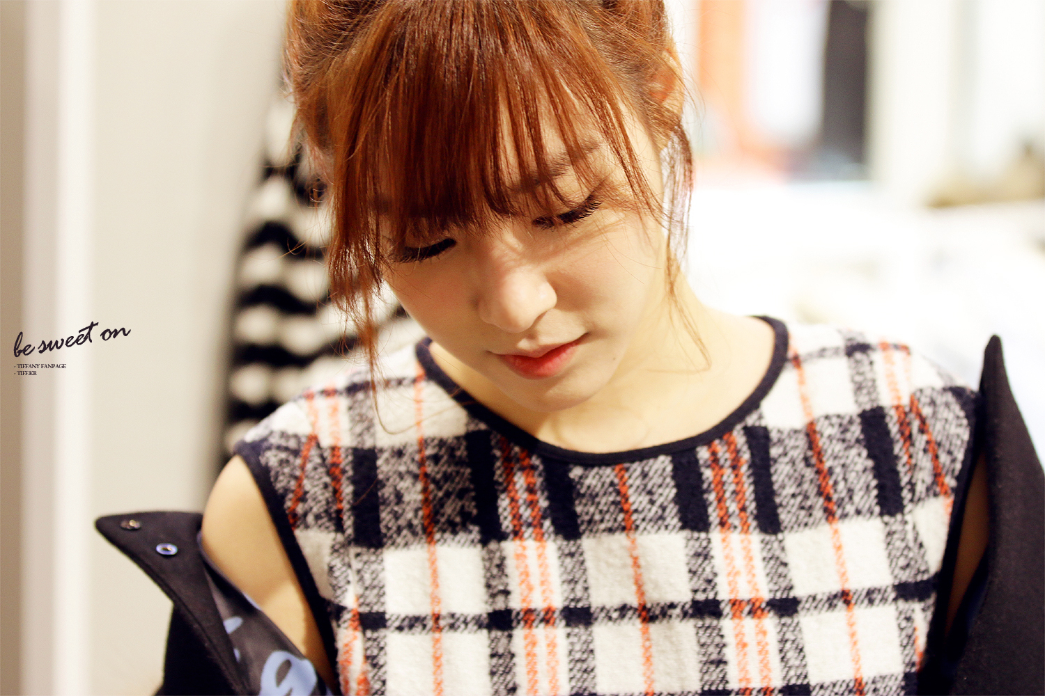 [PIC][28-11-2013]Tiffany ghé thăm cửa hàng "QUA" ở Hyundai Department Store vào trưa nay 23429D3952970D7212101C
