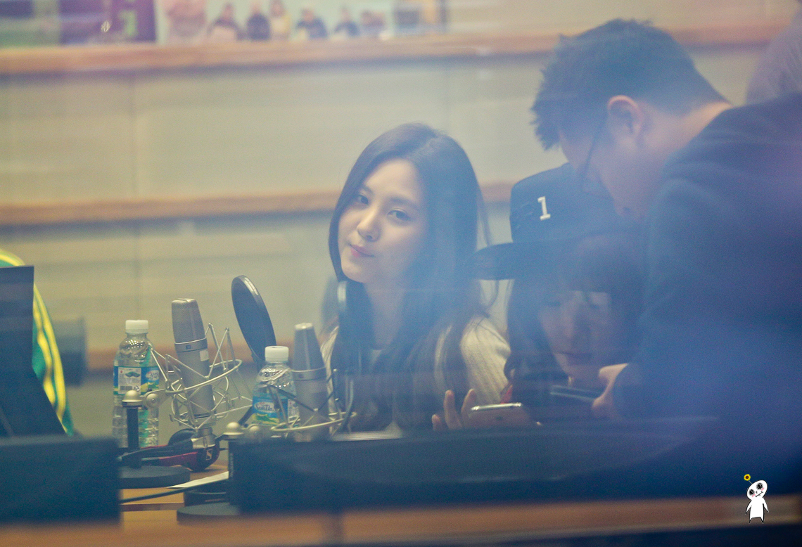 [PIC][29-10-2013]SeoHyun và Tiffany xuất hiện tại "KBS Cool FM Radio Jo JungChi & Harim 2 o'clock" vào trưa nay 234DB733527846502F7DF7
