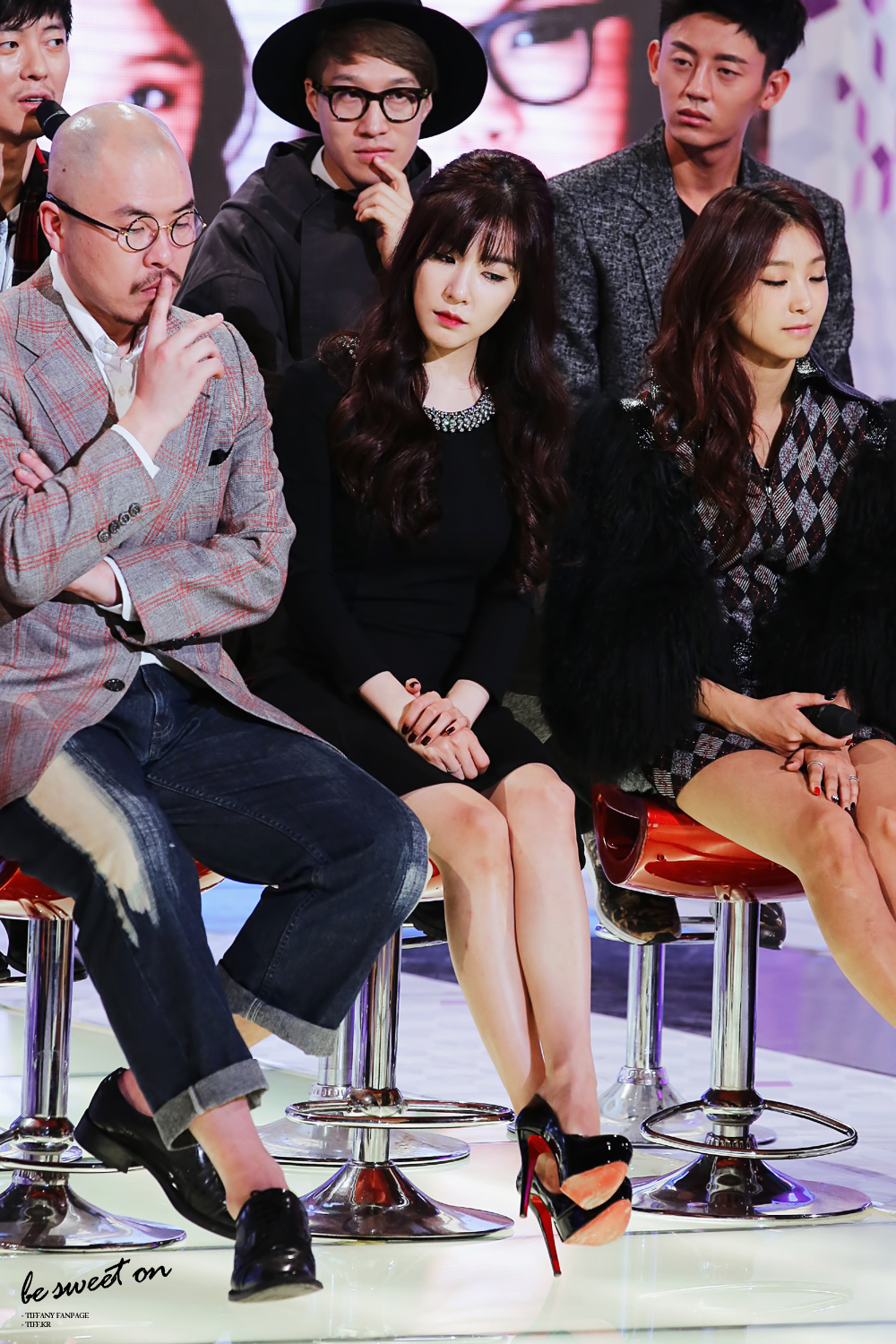 [PIC][16-10-2013]Tiffany xuất hiện tại buổi họp báo ra mắt chương trình "Fashion King Korea" vào trưa nay 237C6F4B5262254B30AE40
