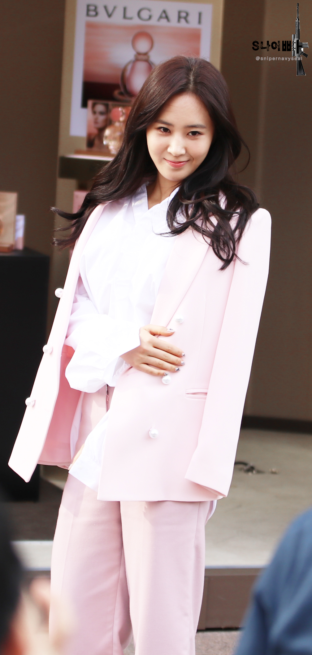 [PIC][09-10-2016]Yuri tham dự buổi Fansign thứ 2 cho thương hiệu nước hoa "BVLGARI Rose Goldea" tại Myeongdong Lotte Duty Free vào chiều nay - Page 4 265DC93A58442E440F2537