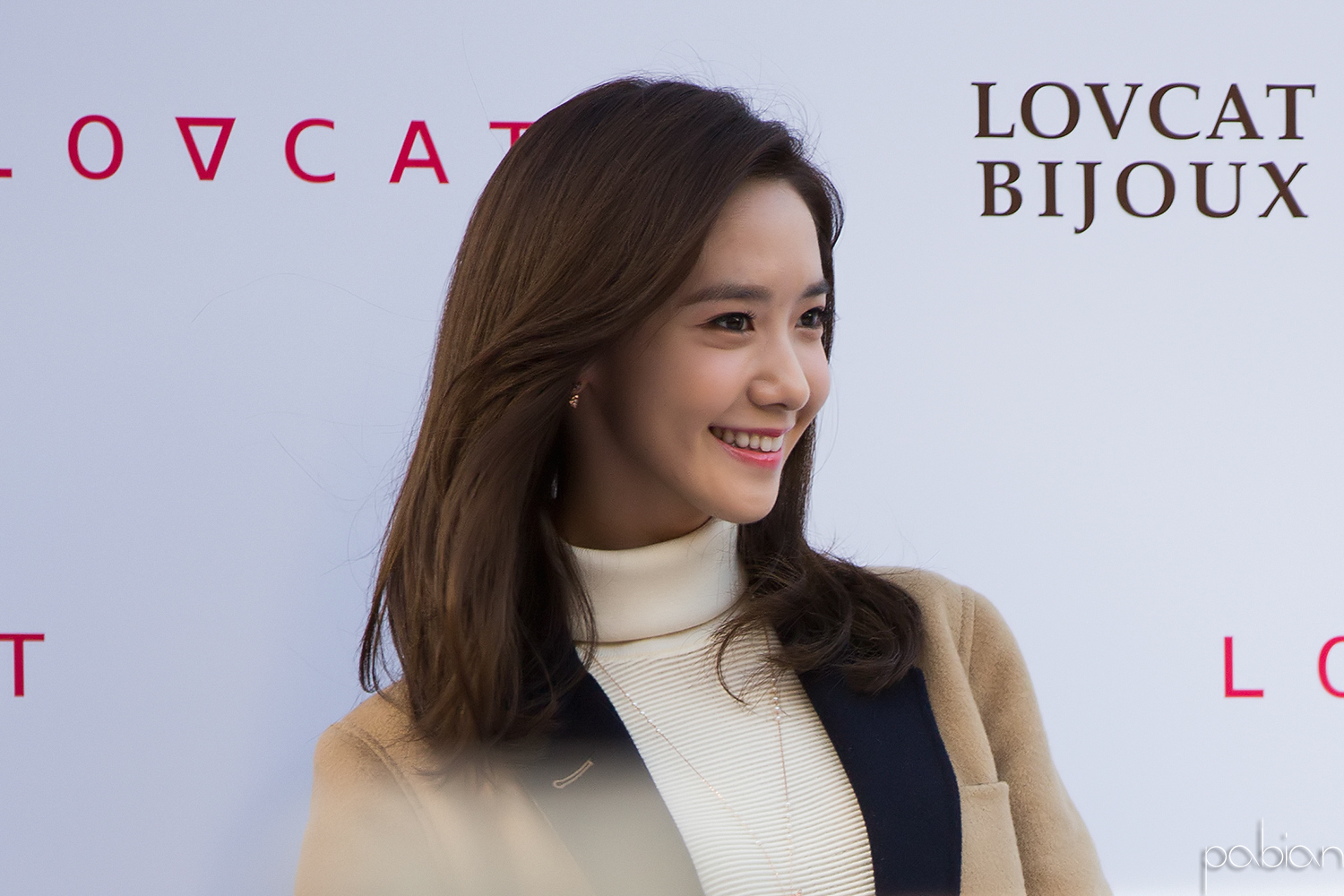[PIC][24-10-2015]YoonA tham dự buổi fansign cho thương hiệu "LOVCAT" vào chiều nay - Page 4 275DB239562E26CE363A87