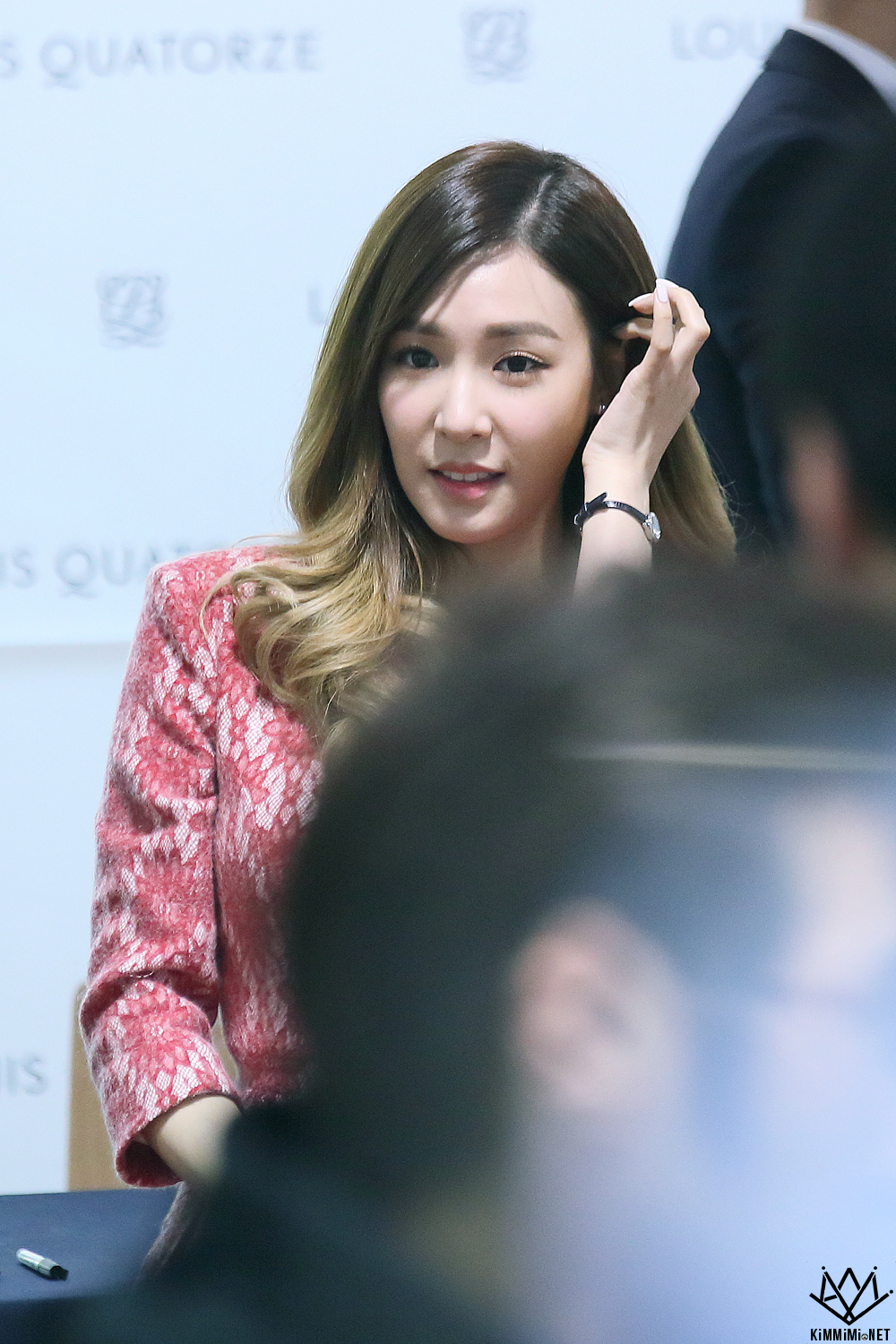 [PIC][27-11-2015]TaeTiSeo tham dự buổi Fansign cho thương hiệu "Louis Quartoze" tại Lotte Department Store Busan vào chiều nay - Page 6 2764AF3A56A75B700E306D