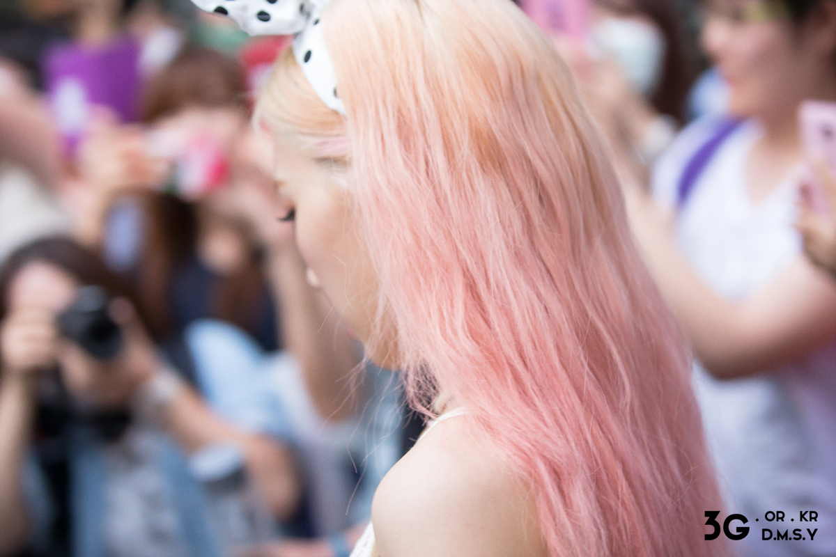 [PIC][16/18-07-2015]SNSD tham dự buổi fansign cho "Party" vào hôm nay 2776F94F55AA7F0309E71D